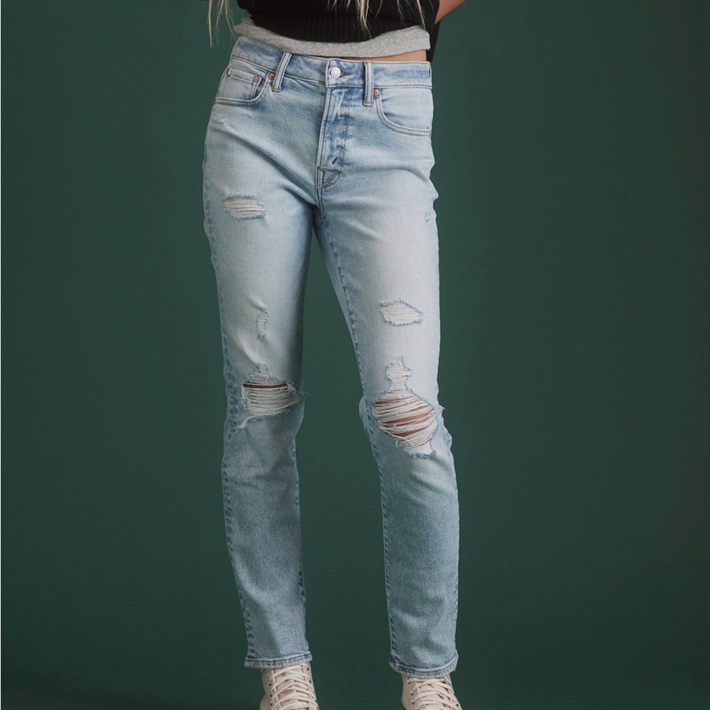 American Eagle Outfitters Light Blue Distressed Skinny Jeans